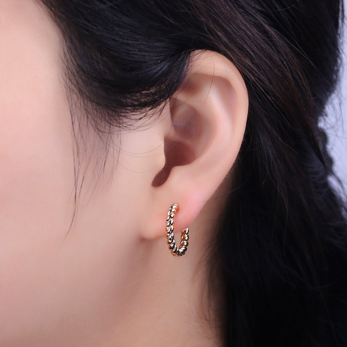 Twisted Rope Hoop Earring in 18k Gold Filled for Everyday Use Fashion Jewelry T-272