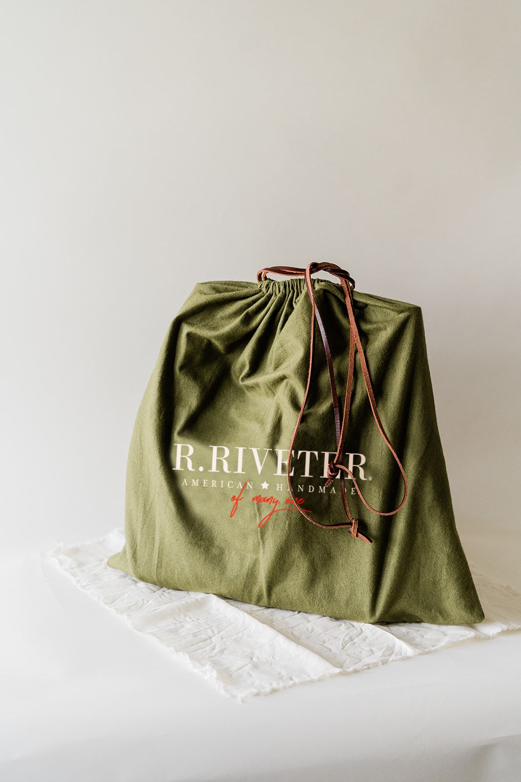 Dust Cover | Signature Logo