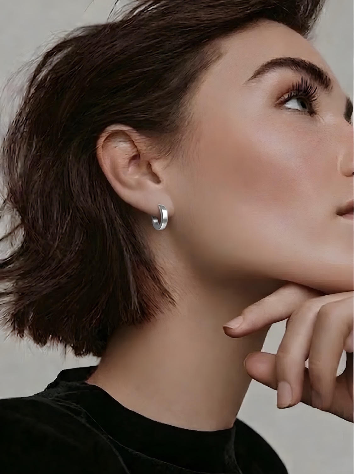 ER300W B.Tiff Hoop Earrings