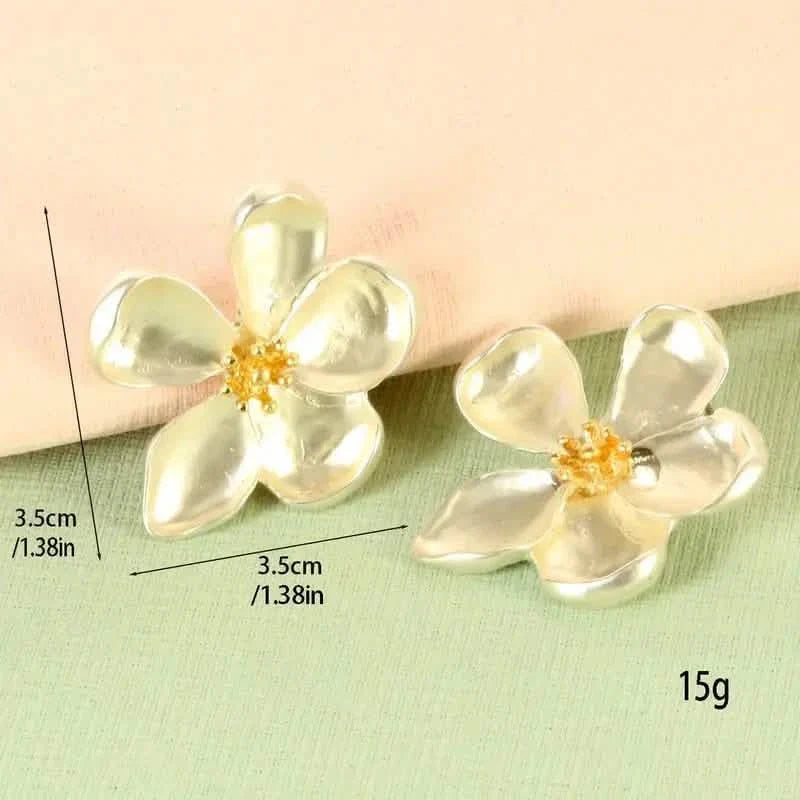 Vintage French-style Golden Flower Earrings