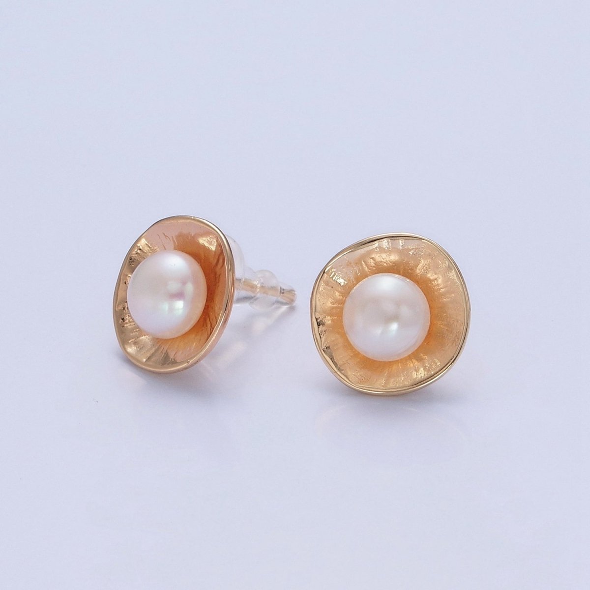 White Pearl Stud Earring T-537