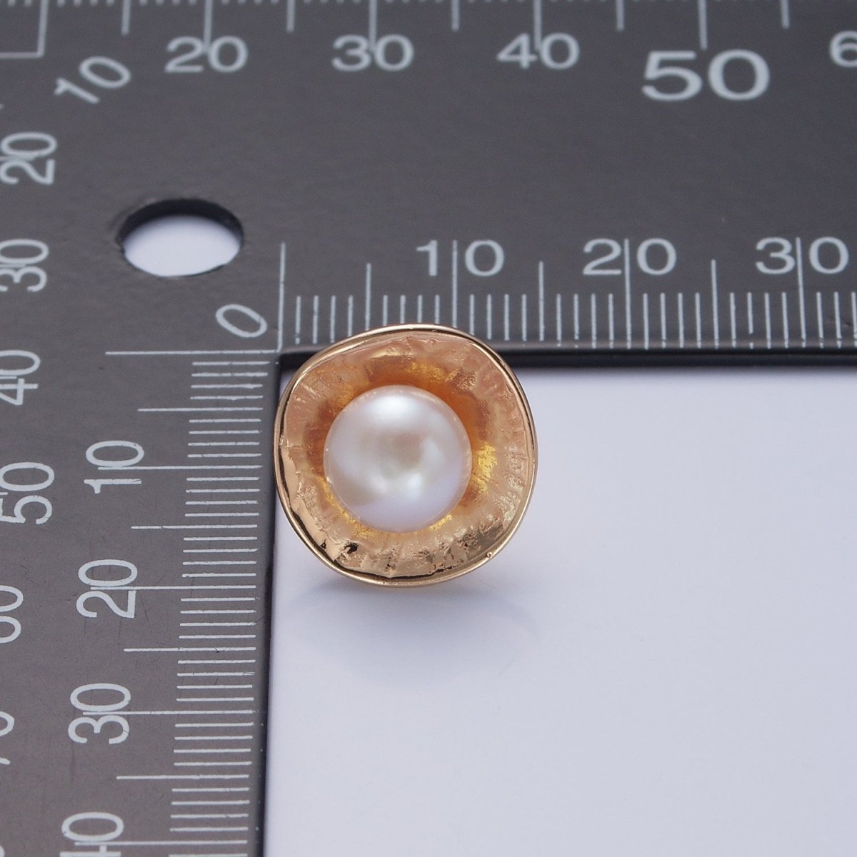 White Pearl Stud Earring T-537