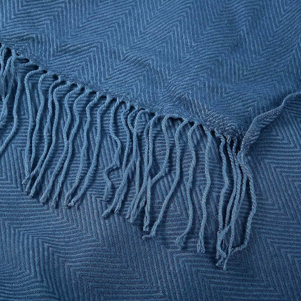 Wisley Home 100% Acrylic Chevron Pattern Throw