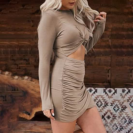 Robe moulante torsadée sans manches évidée pour femme